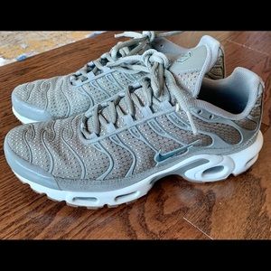 Nike Air Max Plus Women’s